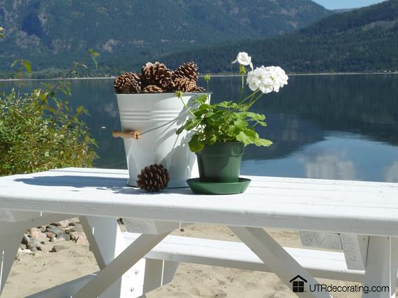 Picnic table makeover: from old to bold!